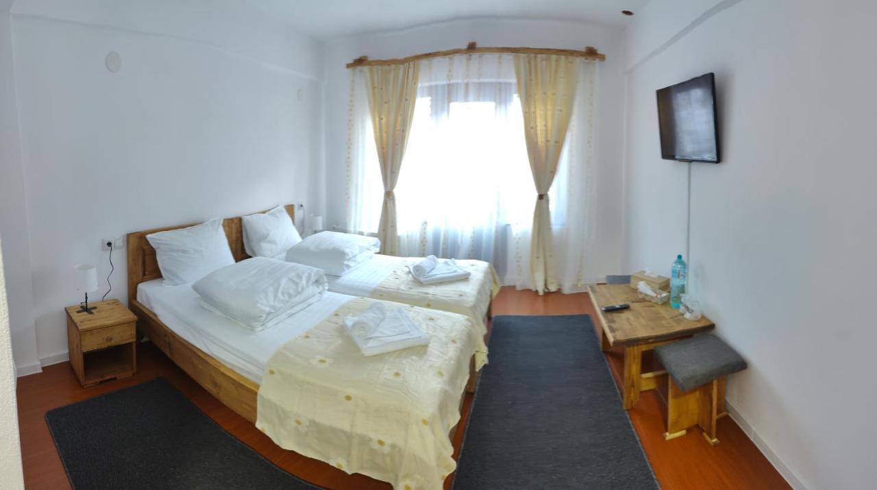 Pensiunea Trei Brazi Arieşeni Extérieur photo