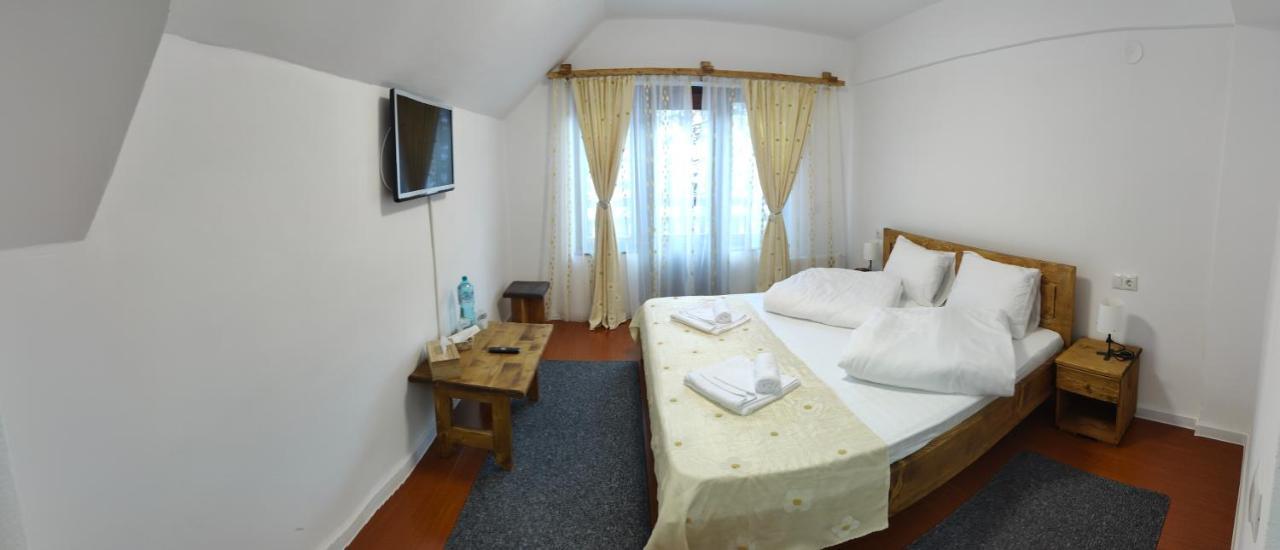 Pensiunea Trei Brazi Arieşeni Extérieur photo