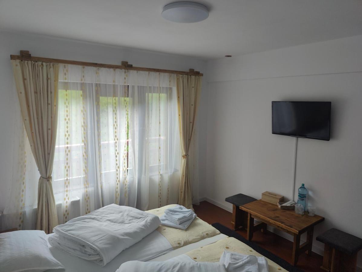 Pensiunea Trei Brazi Arieşeni Extérieur photo