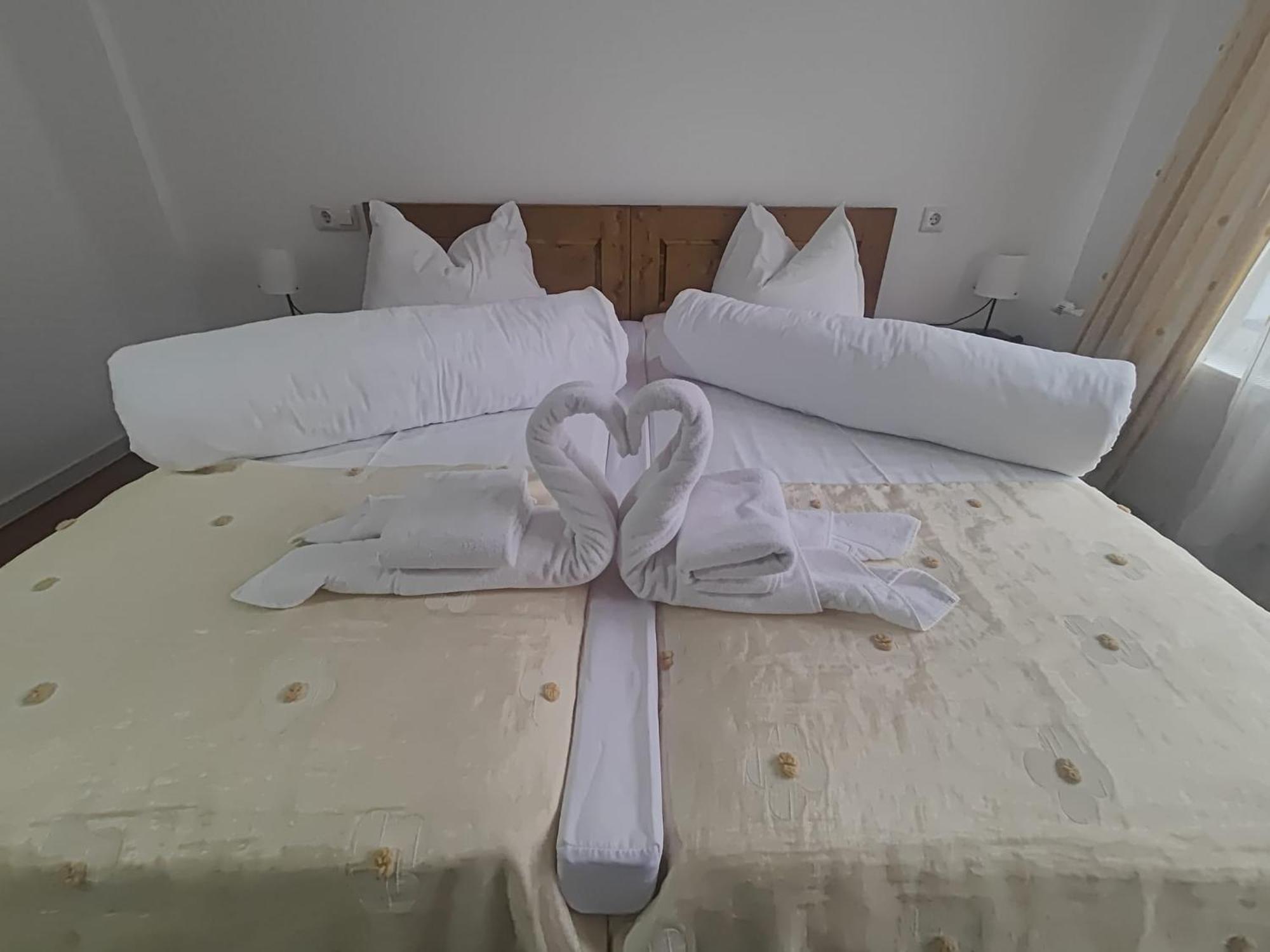 Pensiunea Trei Brazi Arieşeni Extérieur photo